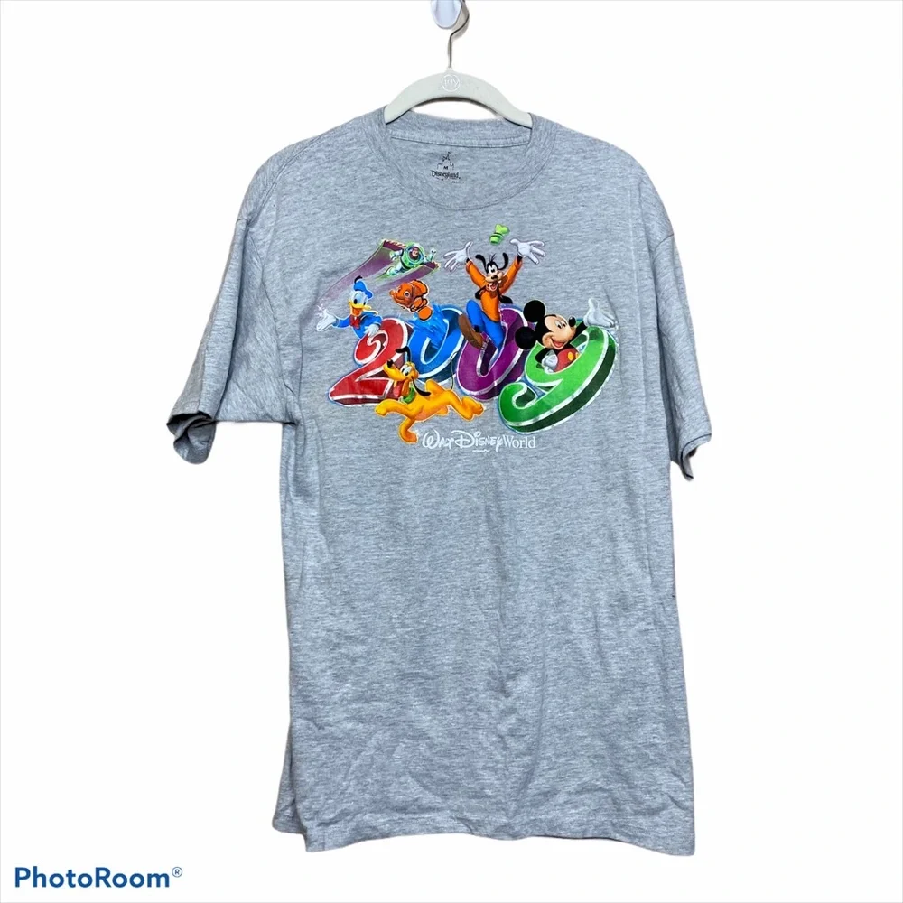 Disney parks 2009 gray short sleeve T-shirt Mickey - Picture 1 of 3